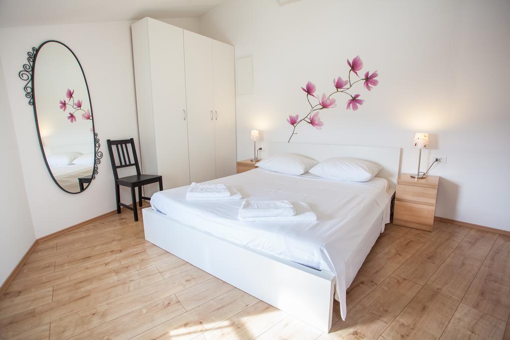 Apartment Pogled Na Luku Cres Eksteriør bilde